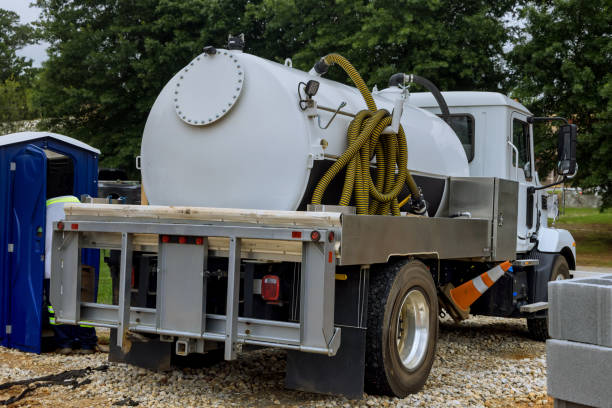 Best Porta potty delivery and setup  in Pleasanton, KS